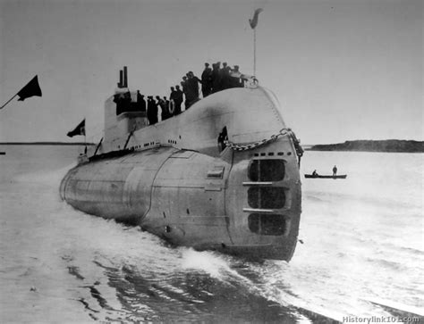 Did ww2 subs have AC?