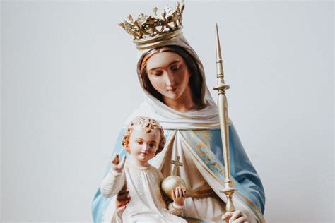 Do Anglicans believe in Mary?