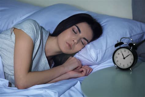 Do Asians sleep early?