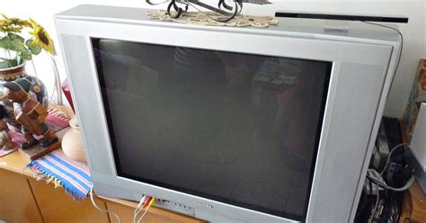 Do CRT TVs leak radiation?