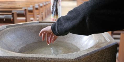 Do Episcopalians use holy water?