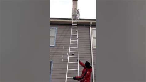 Do I have to tie off on a ladder?