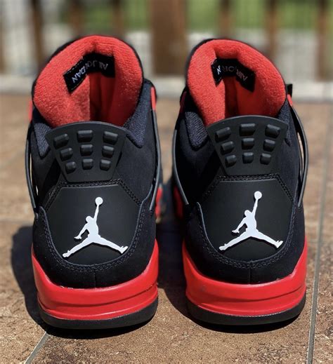 Do Jordan 4s have big tongues?