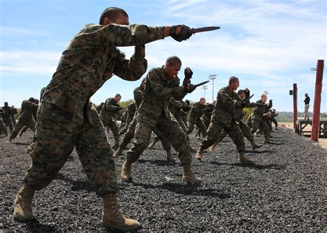 Do Marines learn knife fighting?