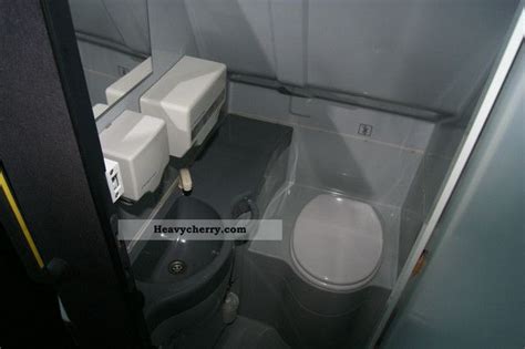 Do Mercedes coaches have toilets?
