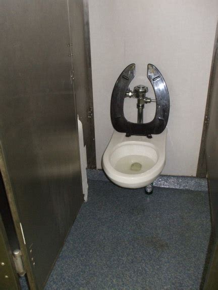 Do New York ferries have toilets?