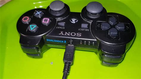 Do PS3 controllers use USB?