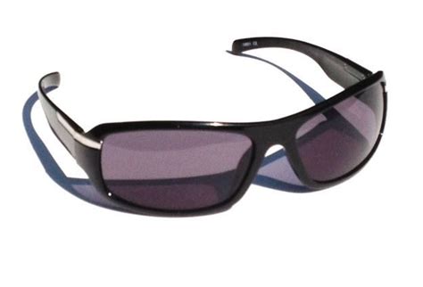 Do Prada sunglasses block UV rays?