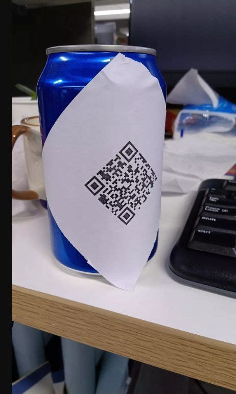 Do QR codes work on curved surfaces?