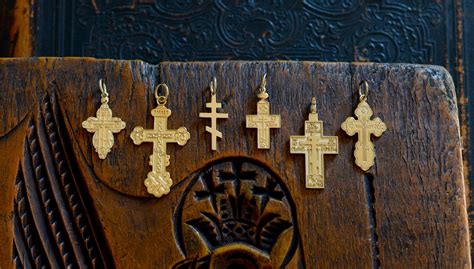 Do Russian Orthodox wear a cross?