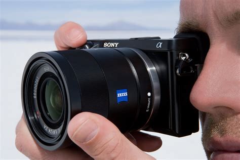 Do Sony cameras use ZEISS lenses?
