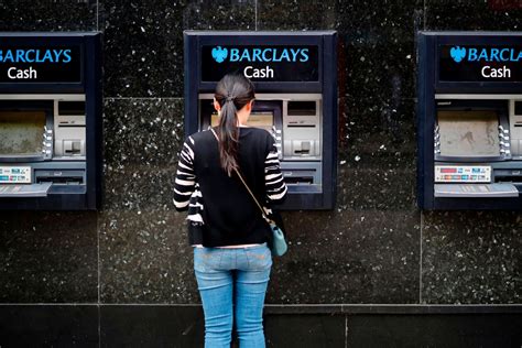 Do UK banks report large cash withdrawals?
