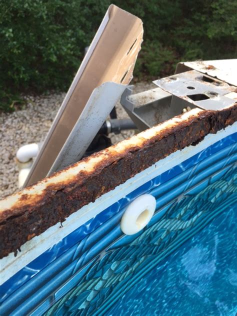 Do above ground pools rust?