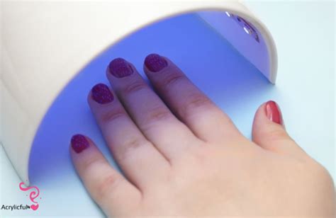 Do acrylics need UV light?