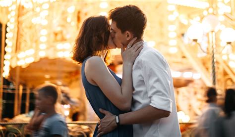 Do actors have to French kiss?