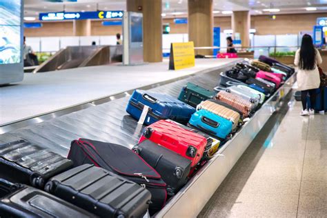 Do airlines sell unclaimed baggage?