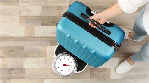 Do airlines weigh laptop bags?