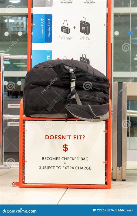 Do airports actually measure bags?