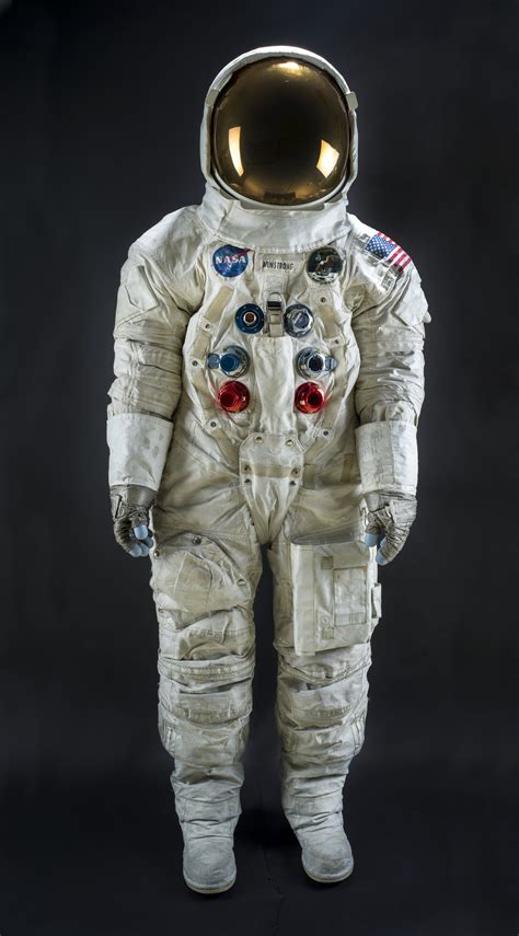 Do astronaut suits have AC?