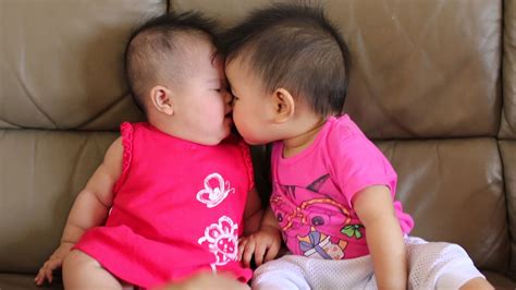 Do babies love kisses?