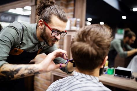 Do barbers prefer dry hair?