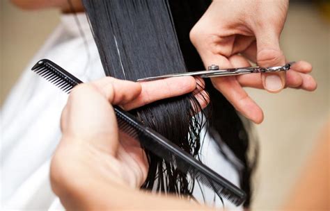 Do barbers prefer to cut wet or dry hair?