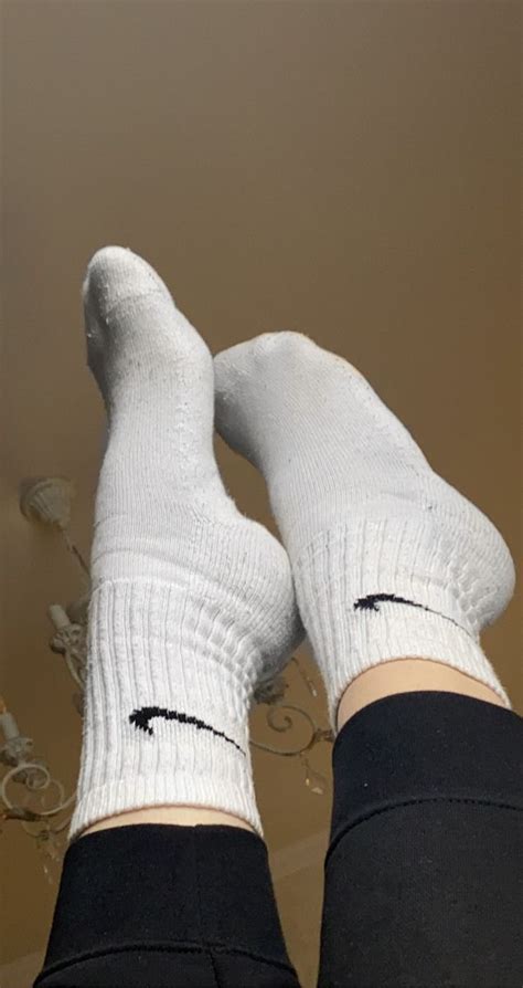 Do black or white socks look better?