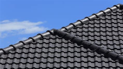 Do black roof tiles fade?
