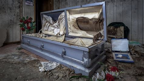Do coffins eventually rot?