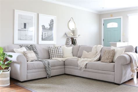 Do cream cushions go with grey sofa?