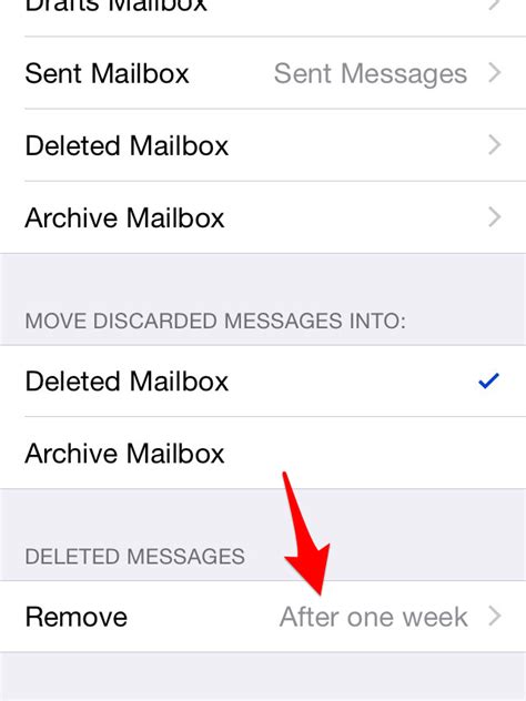 Do deleted texts stay on iCloud?