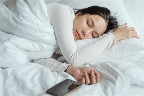 Do dyslexic people need more sleep?