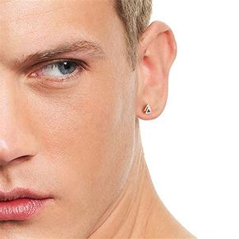 Do earrings make a guy attractive?