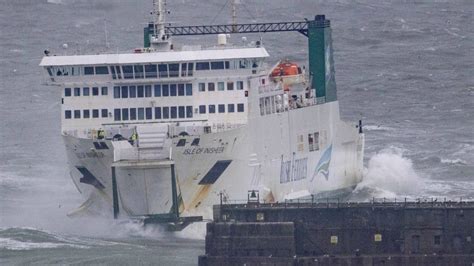 Do ferries run in high winds?