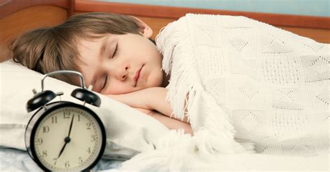 Do geniuses sleep early?