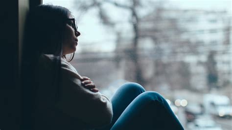 Do girls feel loneliness?