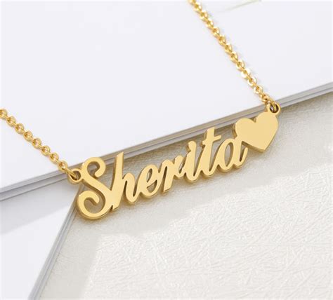 Do girls like necklaces with a guys name on it?