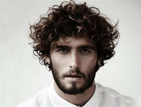 Do guys like naturally curly hair?