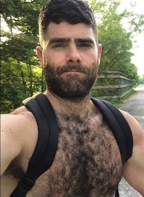 Do hairy guys smell more?