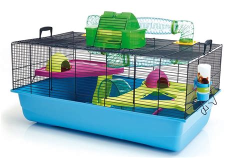 Do hamsters like tight spaces?