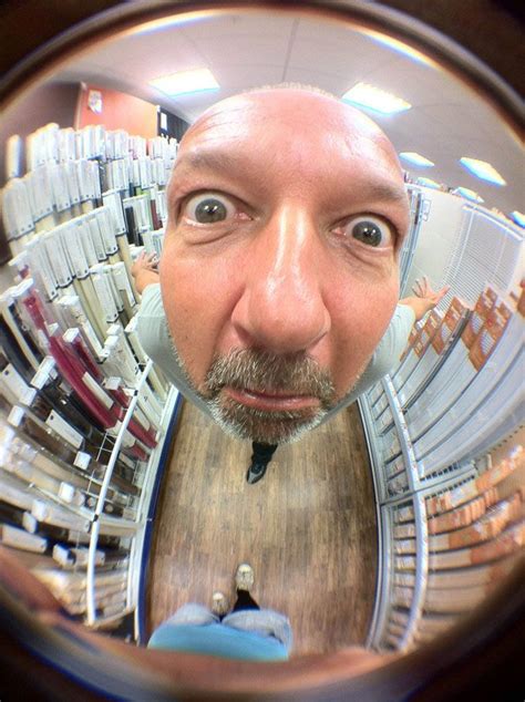 Do humans see in fisheye?