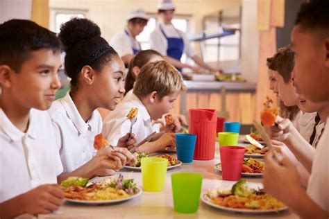 Do kids need to eat lunch?