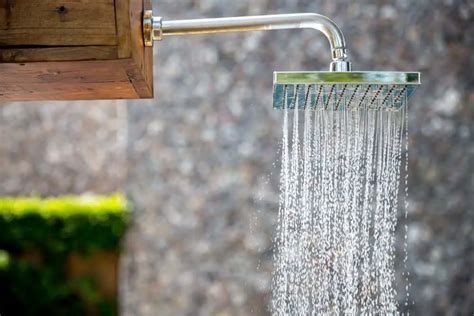 Do long showers waste water?
