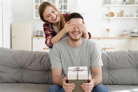 Do men like receiving gifts?
