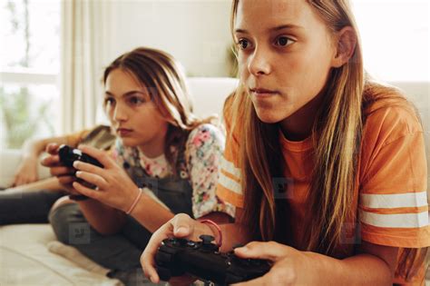 Do more girls play video games?