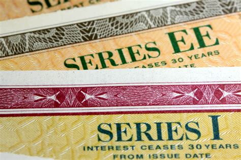 Do paper savings bonds expire?