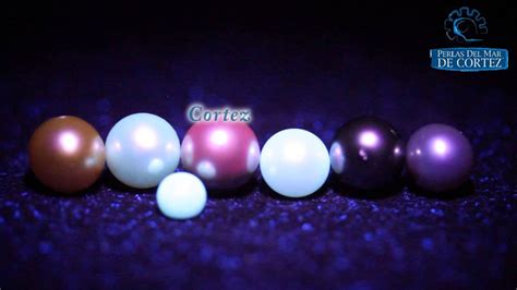 Do pearls glow under UV?