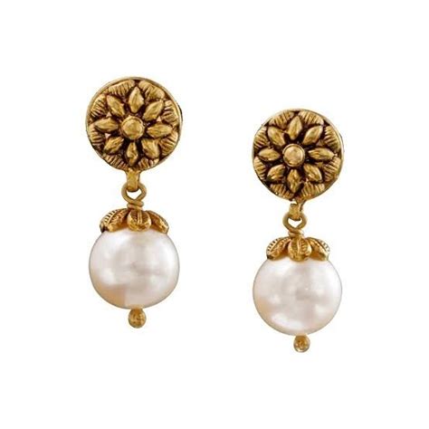 Do pearls look better with gold or silver?