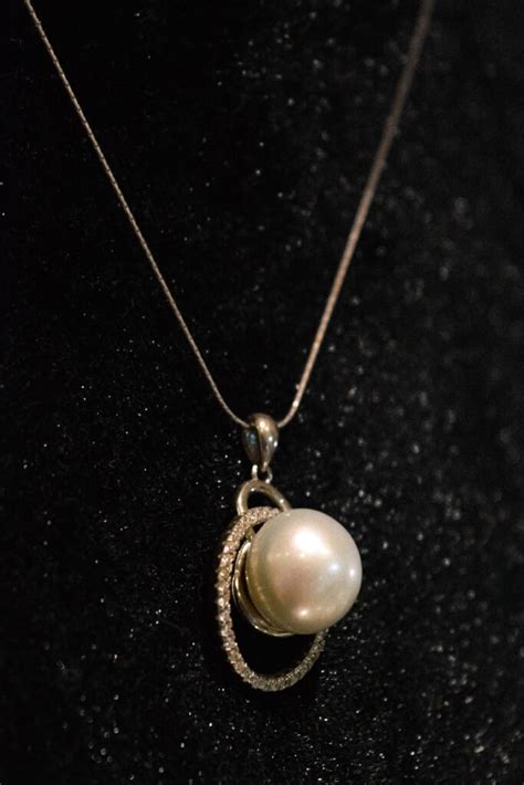 Do pearls lose value with age?