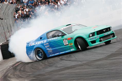 Do people drift automatic?